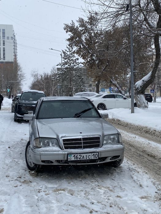 Мерседес с 180 202 состаяние хорошый