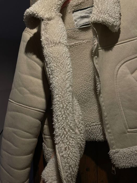 Продавам яке от Bershka