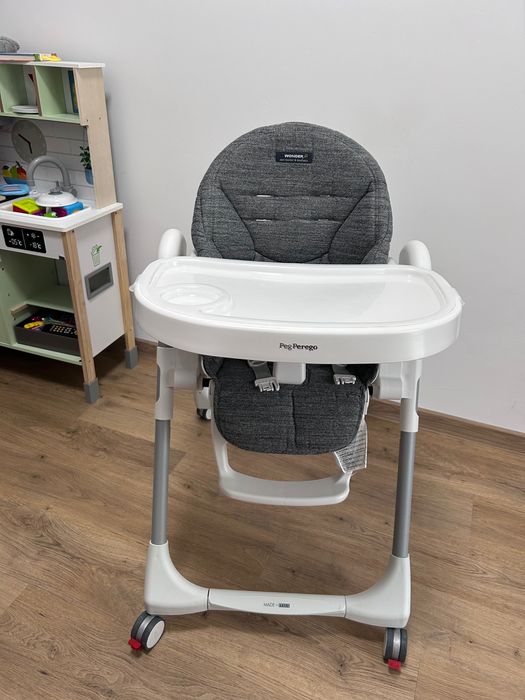 Стол да хранене PEG PEREGO с перяща се тапицерия