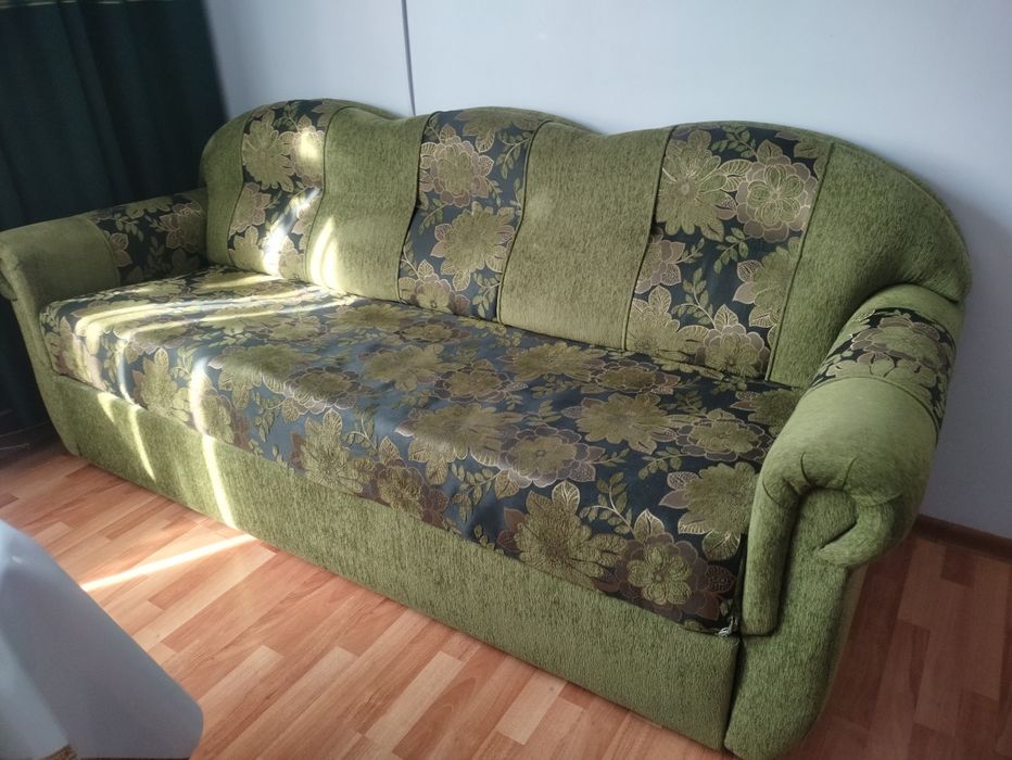 Срочно продам диван