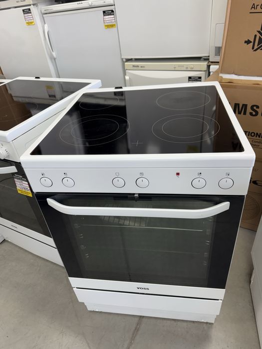 Готварска печка ELECTROLUX VOSS със керамичен плот