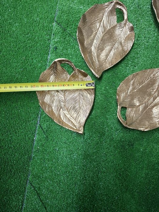 Златни фруктиери листа