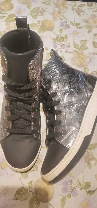 Pinko, Guess,  Disquared, Moschino