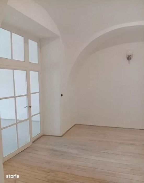 Oaza de liniste – apartament ultracentral cu gradina proprie si parc — fotografia 2