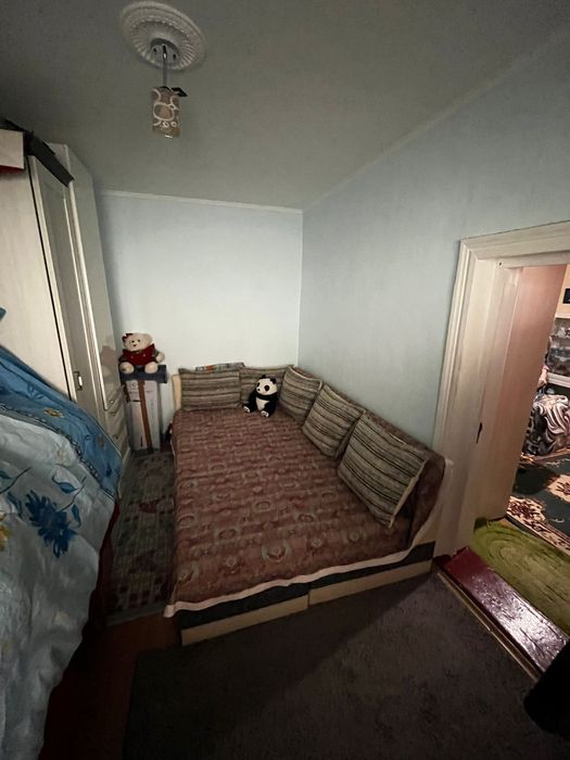 Vând casa în zona Căminul de Batrani