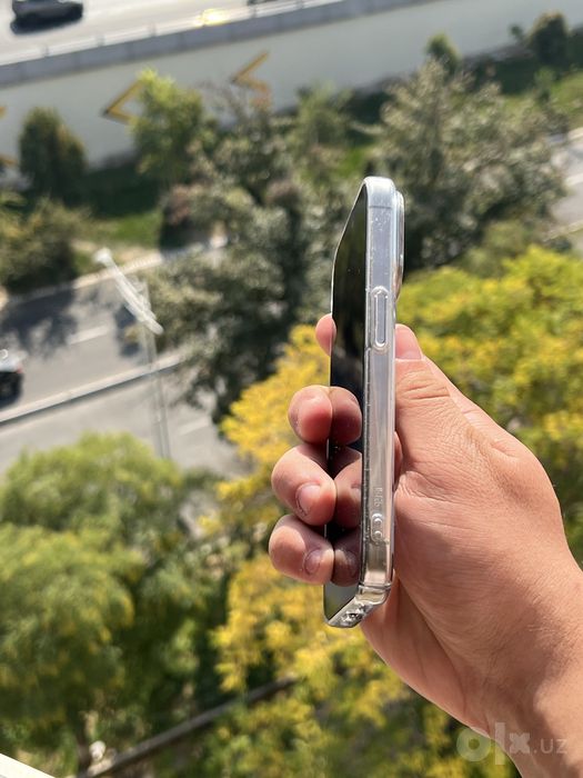 IPHONE 15 PRO sotiladi