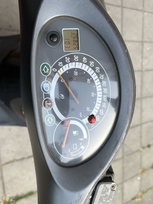 Продавам мотоциклет Yamaha Teos 125