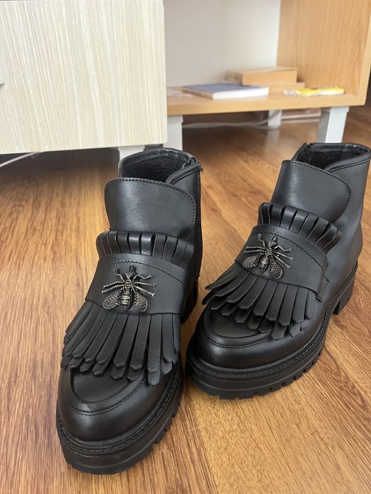 Ghete din piele naturala