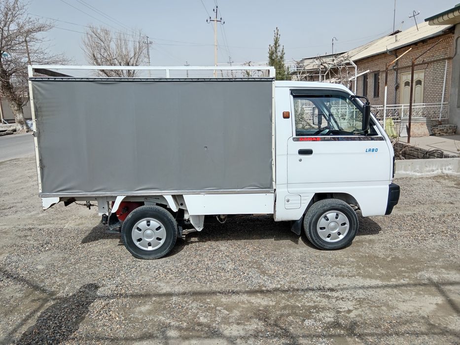 Лабо сотилади 2005 йил