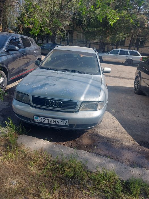 Авто машина ауди