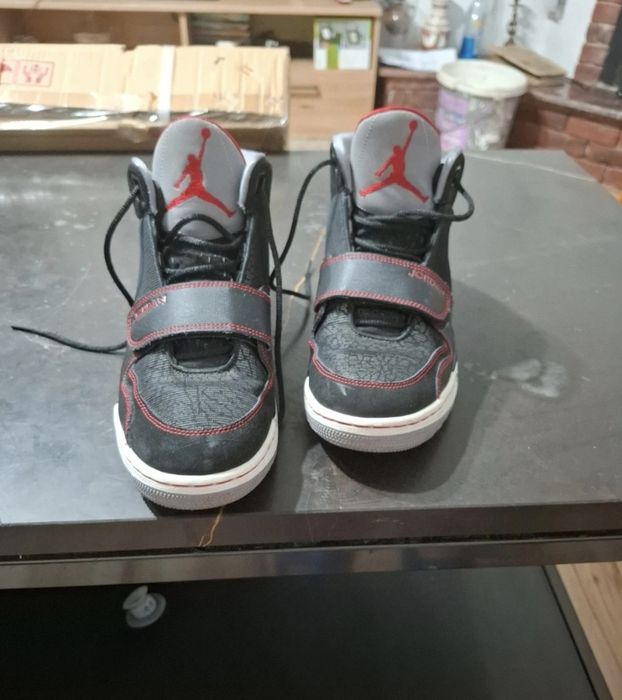 Adidasi Jordan,  41