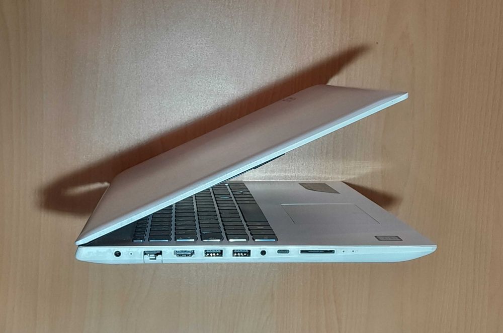 Лаптоп LENOVO IdeaPad 320-15IKB / I5-8250U / 8Gb DDR4 / 128Gb SSD