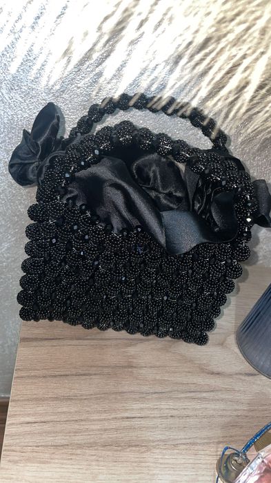 Gentuța cusută manual