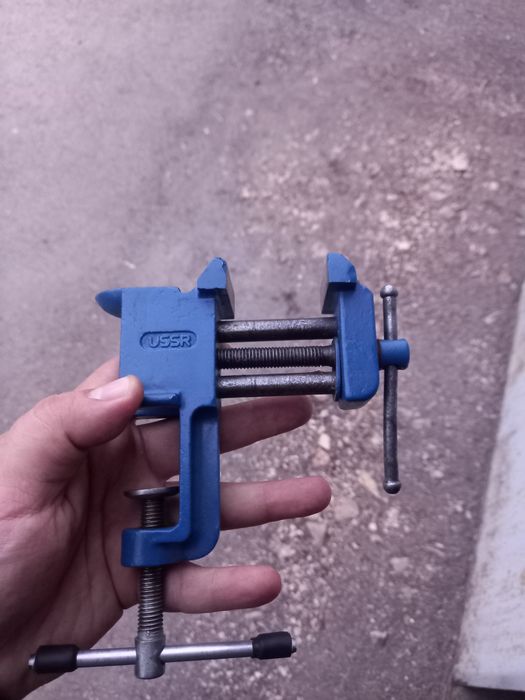 Продам советские тиски