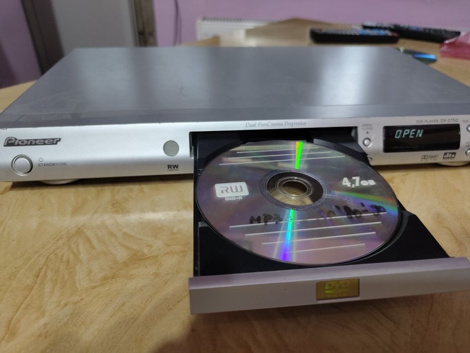 CD DVD player Pioneer DV-275-S
Player DVD/CD