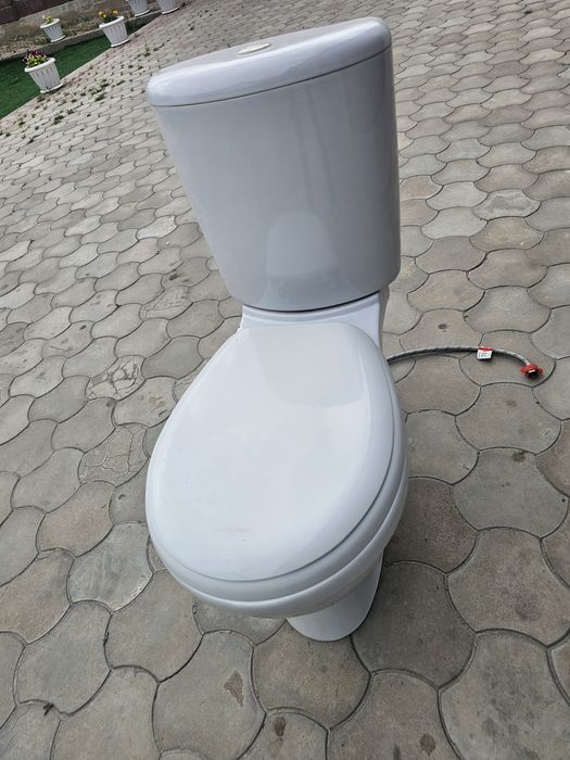 Продоется Унитаз