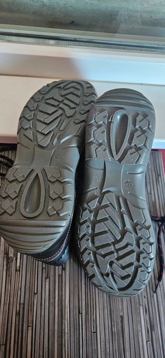 Safty shoes / защитни обувки