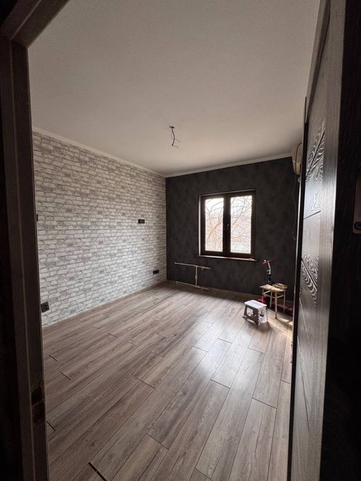 Продаю 4/2/4 квартиру (Чилонзар 25 Ватан кинотеатр) СОБСТВЕННИК