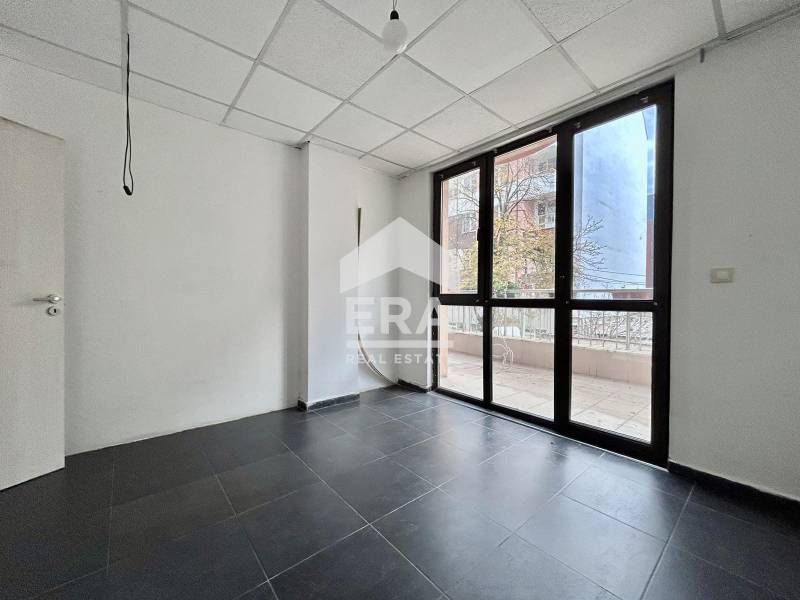 Дава се под наем Офис в София, Център - 125 кв.м за 1100 € - Снимка #4