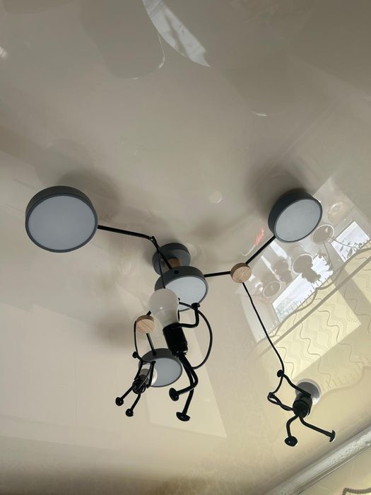 Продам люстра почти новый