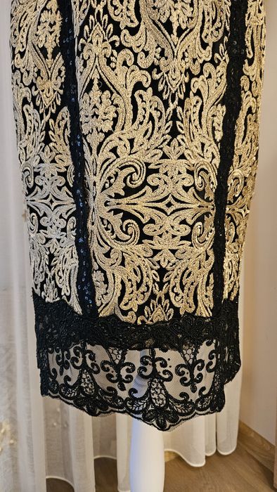 Rochie eleganta cu dantela aurie