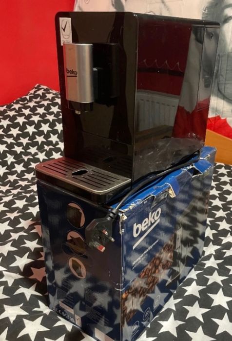 Кафеавтомат Beko (CEG3190B) Черен 600W