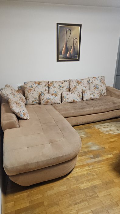 Ъглов диван с лежанка