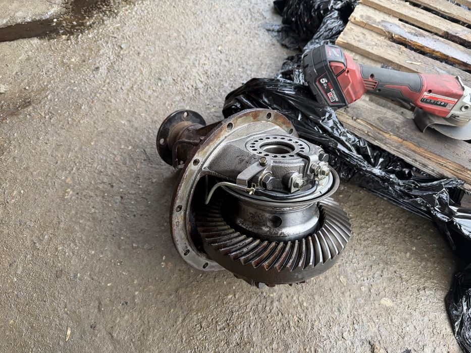 Заден мост Паджеро 2.8