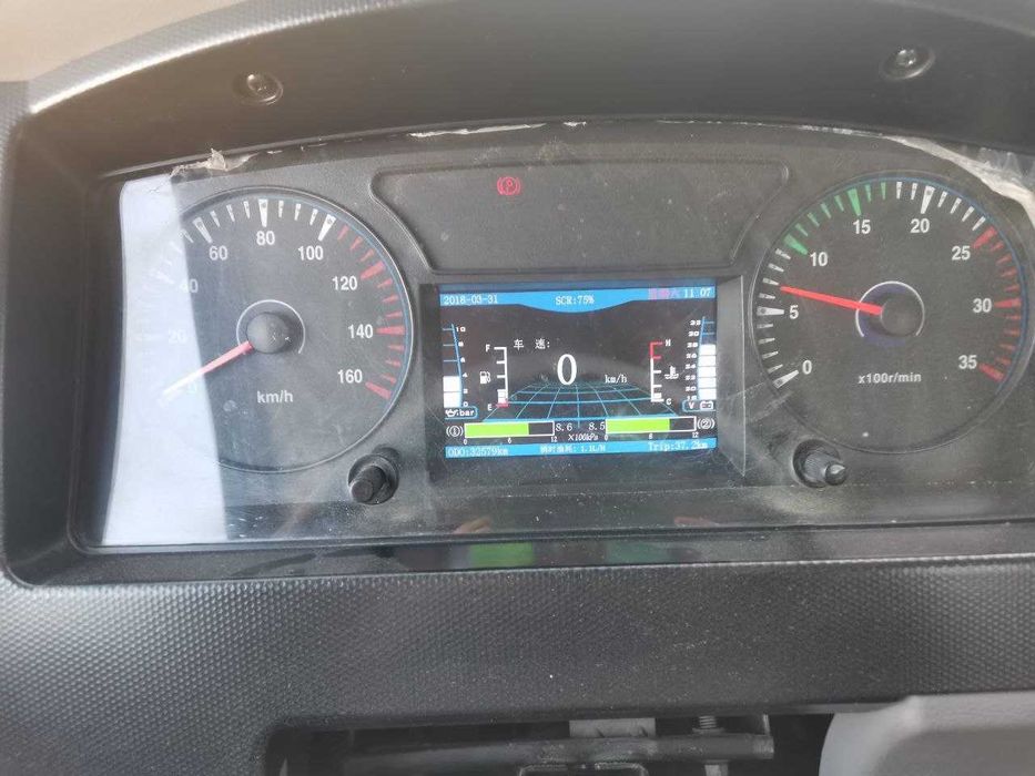 Dongfeng Suv tashish Mashinasi. 33000 probek. Dizel yoqilg'i