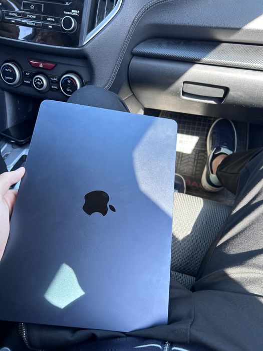 Mac book m2 поодам