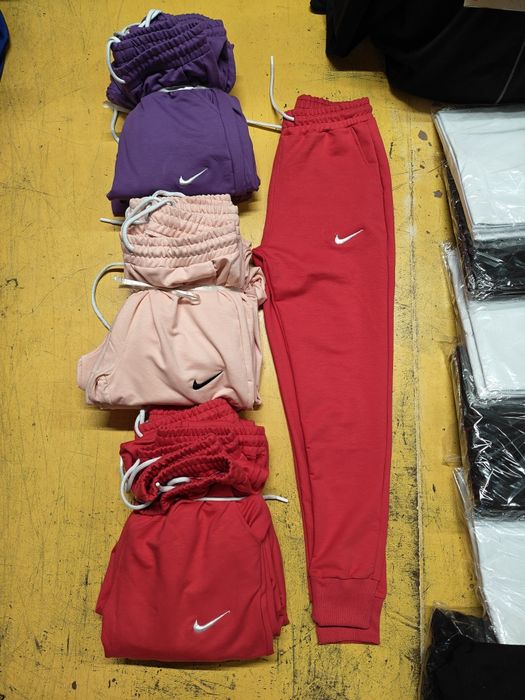 Pantalon bumbac dama 150 lei 5 buc