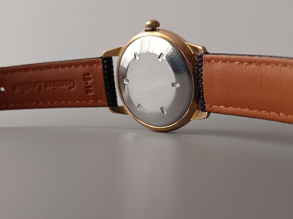 Tressa Ultra Flat ceas automatic 25 Rubine