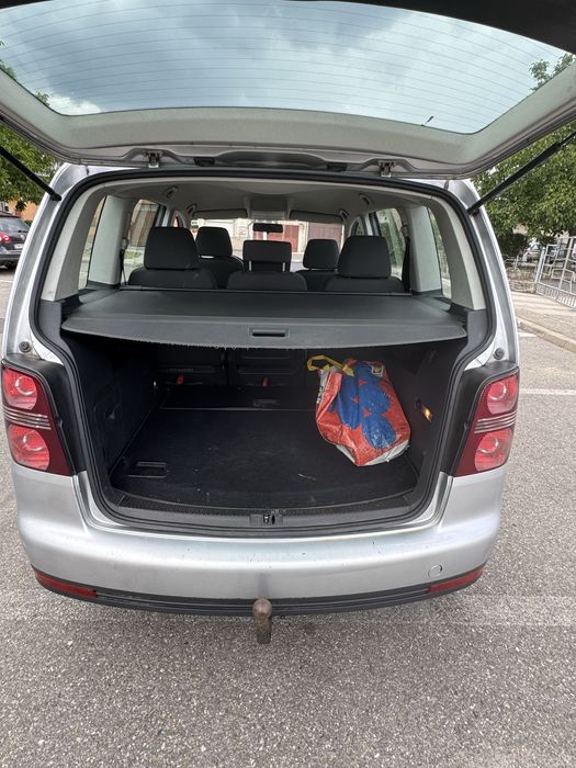 Vand Volkswagen Touran facelift in stare impecabila
