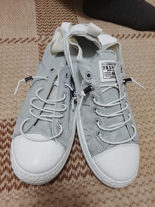 Продам срочно кросовки