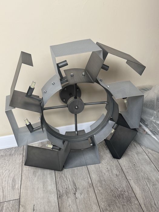 Продам люстру в рабочем состояний