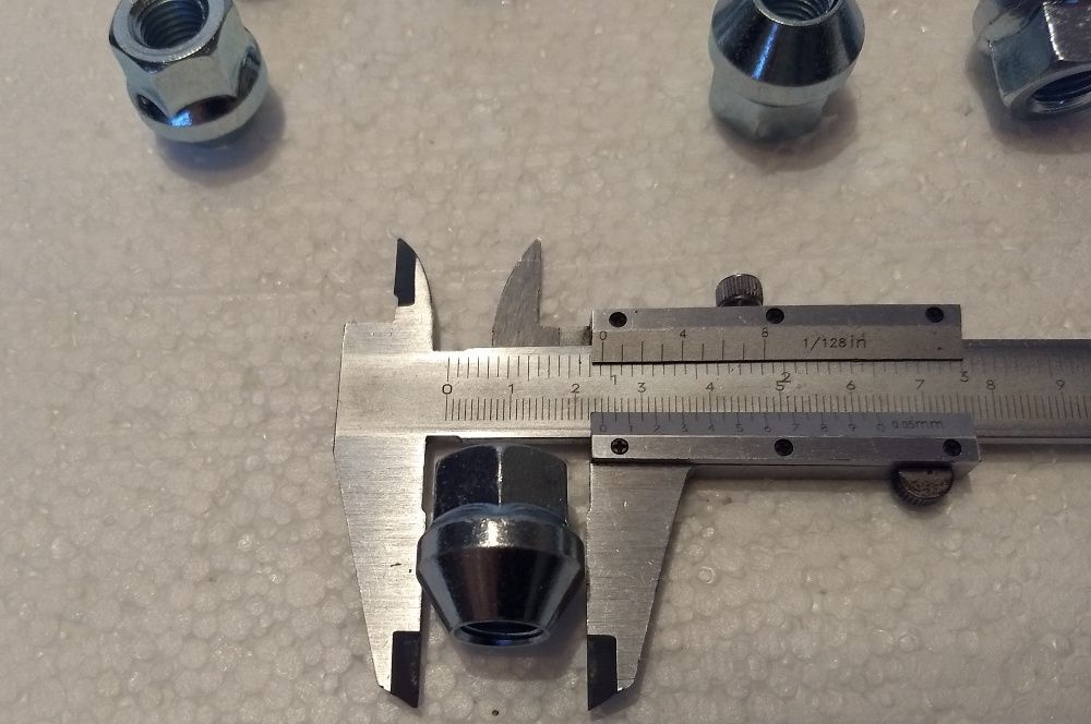 Piulite Noi, prezoane M12 x 1,25 Suzuki Nissan Subaru Lada Niva