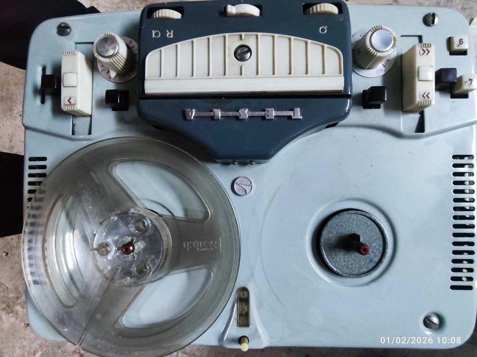 Продава толкова магнетофон