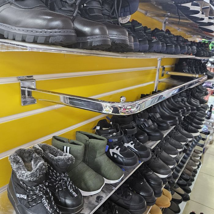 Полочки для экономпанелей пластиковых и МДФ .