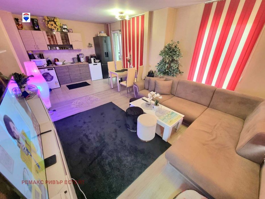 Продава се Двустаен апартамент в Русе, Чародейка - Юг - 104 кв.м за 417 €/кв.м - Снимка #2