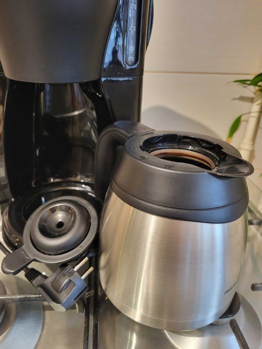 Cafetiera Philips Gaia 175lei Ondulator Philips 75lei Veioza IKEA 65le