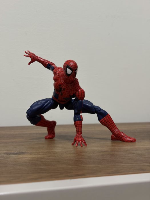 Экшн фигурка человек-паук Marvel Legends от Hasbro