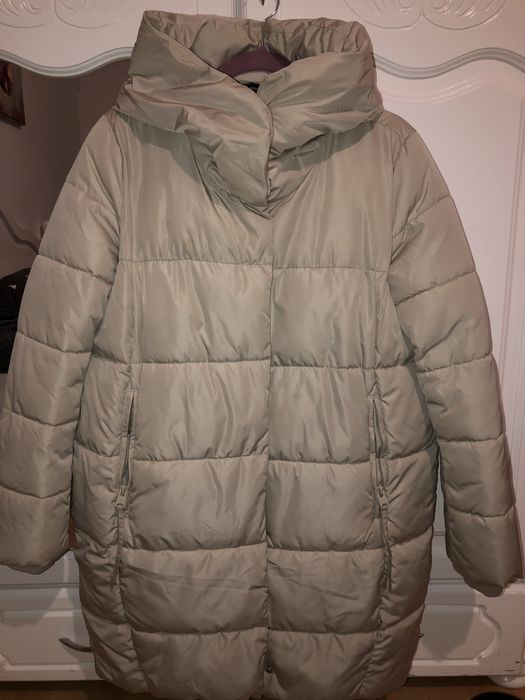 Geaca iarna RESERVED, femei, marime 34