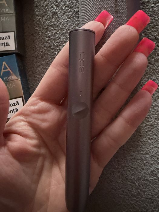 Dispozitiv Iqos iluma  mov