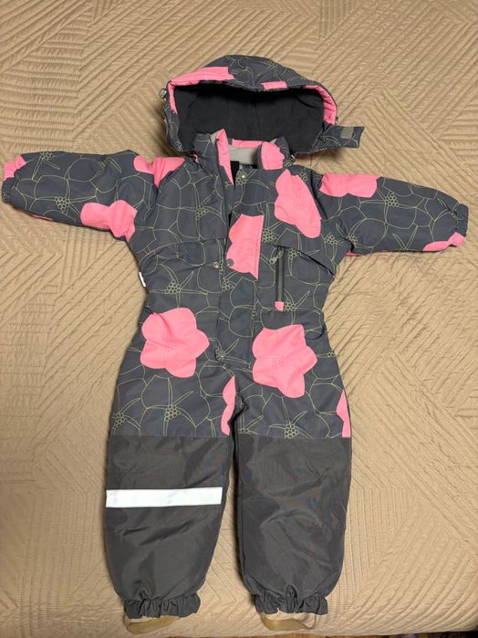 Зимний комбинезон для девочки.