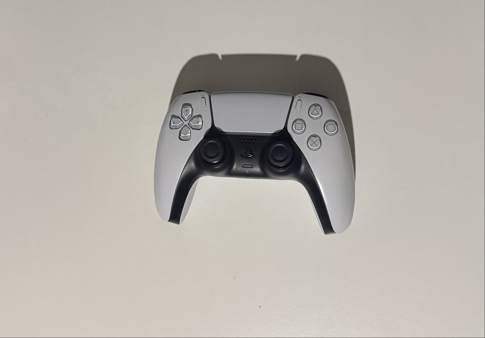 PlayStation 5 (PS5) Disc Version – пълен комплект, като нов