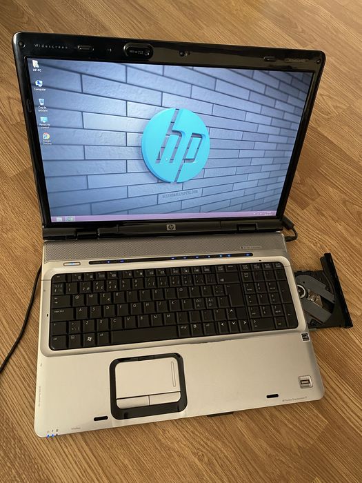 Laptop HP display mare 17,3 inch funcțional vine cu incarcator.Trimit prin curier.