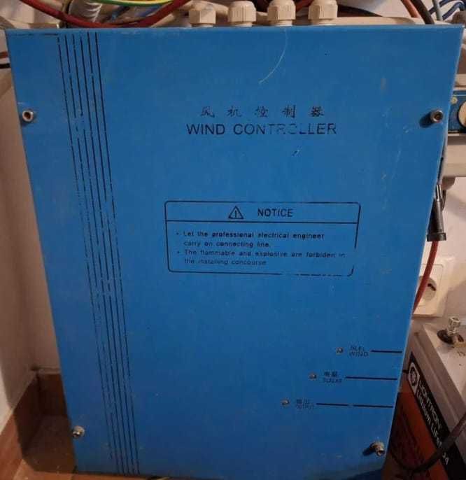 Regulator Hybrid Eolian/Solar