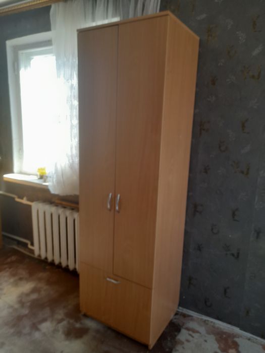 Продаётся шкаф. Б/У. Цена 10000