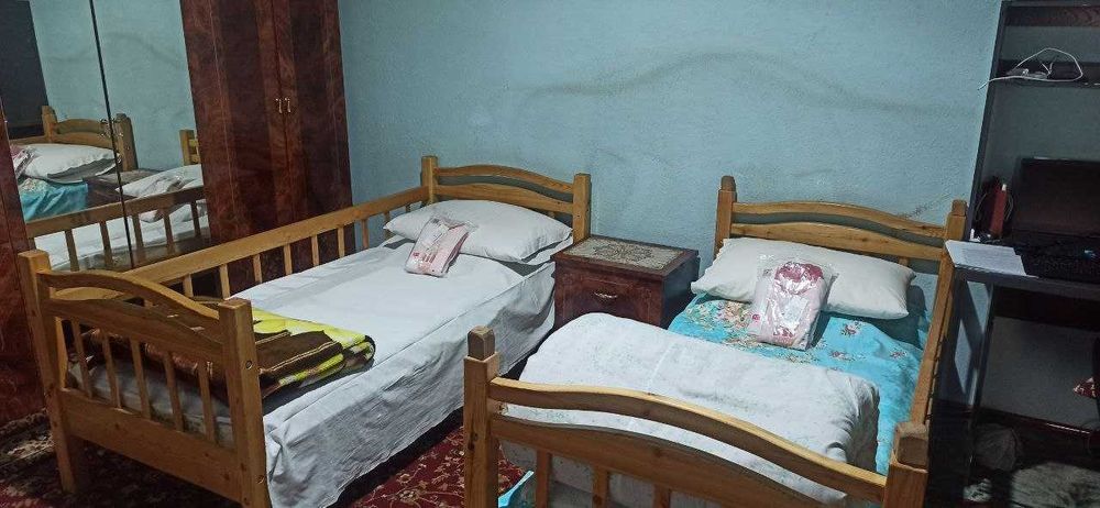 Bolalar kravati 100 % tabiiy yogʻochdan ishlangan.