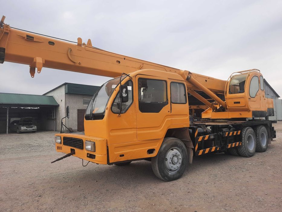 Автокран XCMG 16 тонн
